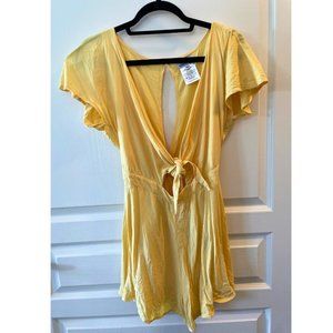 Bamboo Blonde Pale Yellow Short Sleeve Romper with cutout, Size M